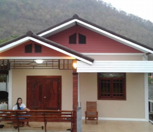 บ้านชั้นเดียวแนวทรอปิคอล 2 ห้องนอน พื้นที่ใช้สอย 84 ตร.ม. งบประมาณ 500,000 บาท