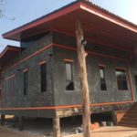 ไอเดียสร้างบ้านไม้ผสมผสานปูนลอฟท์ ชั้นเดียวสไตล์โมเดิร์นยกพื้นสูง