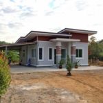 บ้านโมเดิร์นชั้นเดียว หลังคาทรงแหงนขนาดเล็ก 2 ห้องนอน งบก่อสร้าง 4.5 แสนบาท